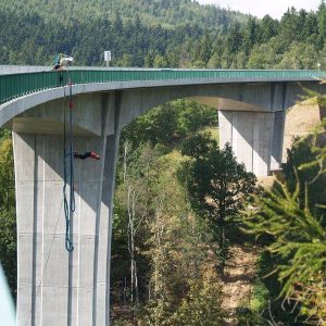 Bungee jumping