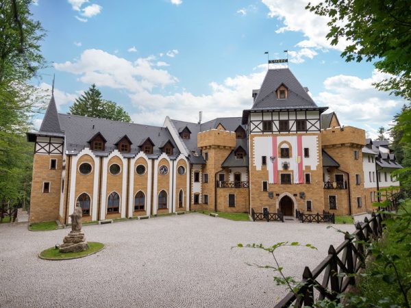 Pánská jízda na zámku Lužec – wellness a neomezená konzumace piva - Obrázek 2