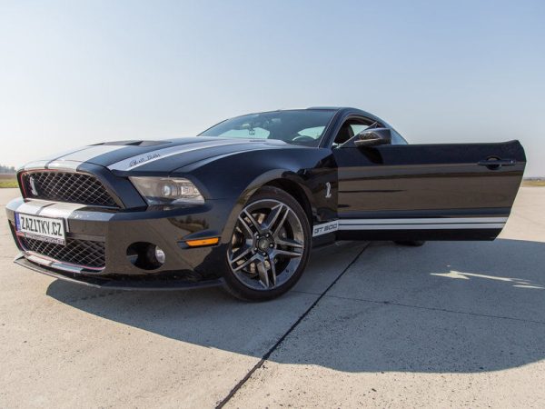 Jízda ve Fordu Mustang GT500 SHELBY + sprint na letišti - Obrázek 2