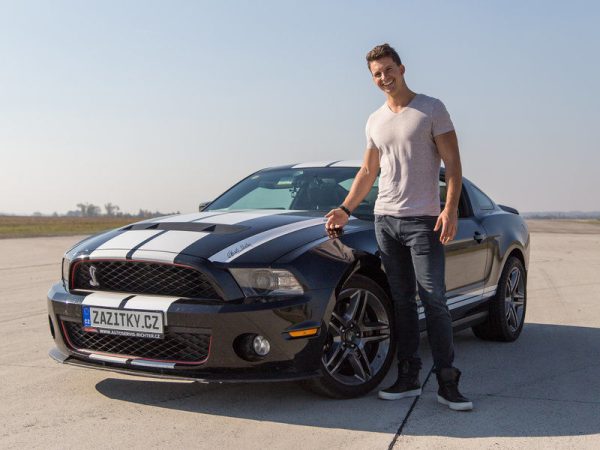 Jízda ve Fordu Mustang GT500 SHELBY + sprint na letišti