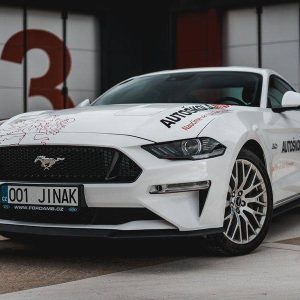 Kondiční jízdy ve Fordu Mustang