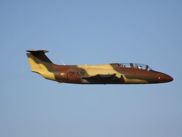 Let stíhačkou L-29 - Obrázek 3