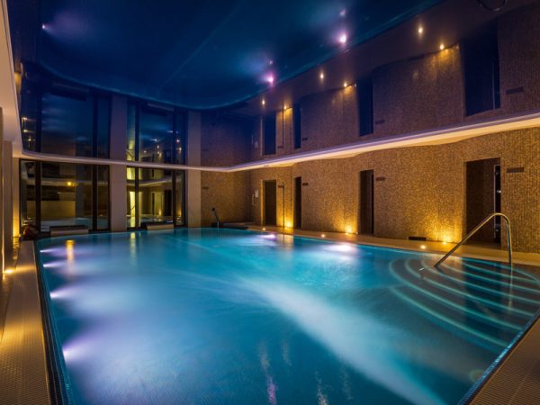 Královská romantika na zámku Lužec – 7×noc v Deluxe pokoji, neomezený wellness + 3chodová večeře - Obrázek 2